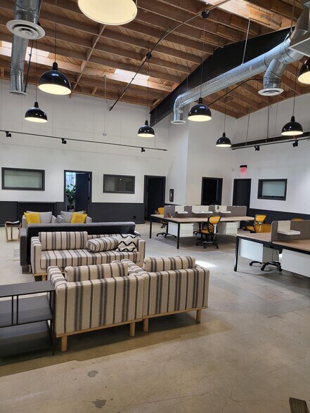 More Photos Of 3000 N Hollywood Way, Burbank Office For Lease