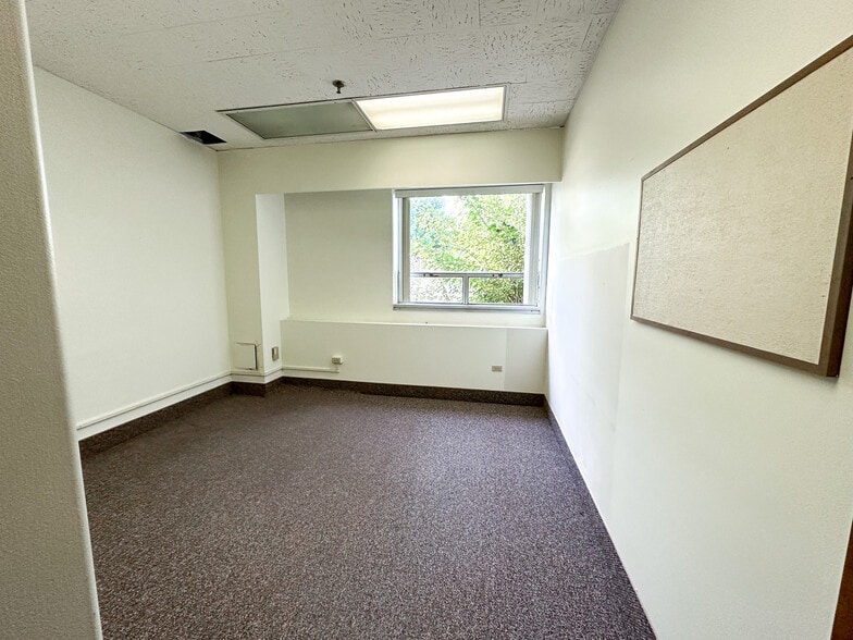 More Photos Of 211 Hilltop Rd, Saint Joseph Research And Development For Lease