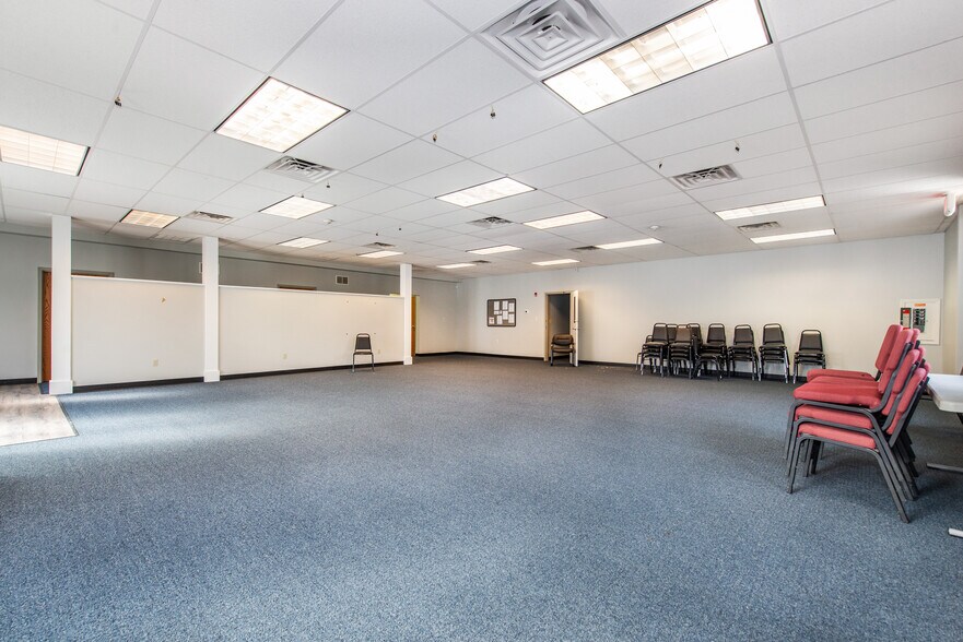 More Photos Of 13 Stillwater Rd, Blairstown Office For Lease