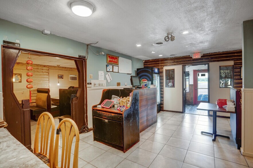 More Photos Of 111 Lakeside Dr, Tuckerton Light Distribution For Sale