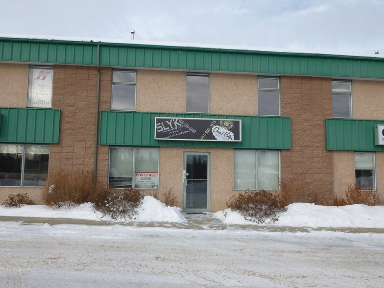 More Photos Of 4646 Riverside Dr, Red Deer Flex For Sale
