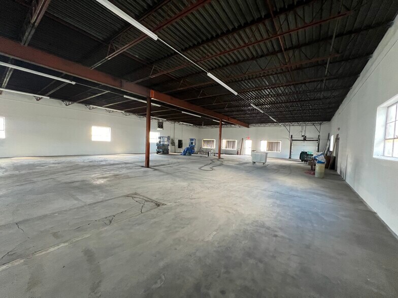 More Photos Of 6800 Newbrook Ave, East Syracuse Flex For Sale