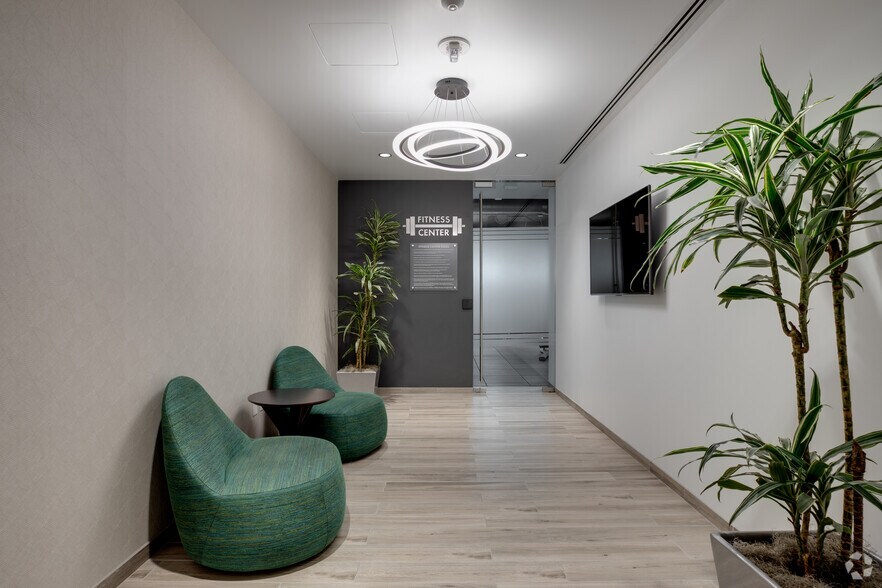 More Photos Of 2325 E Camelback Rd, Phoenix Office For Lease