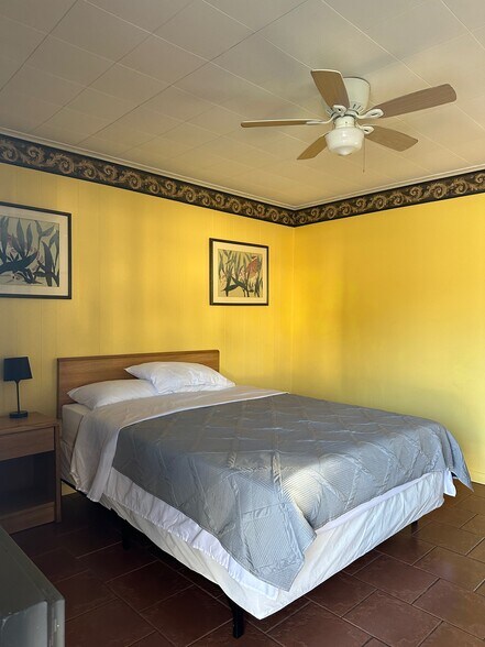 More Photos Of 302 N Main St, Melbourne Hotel For Sale