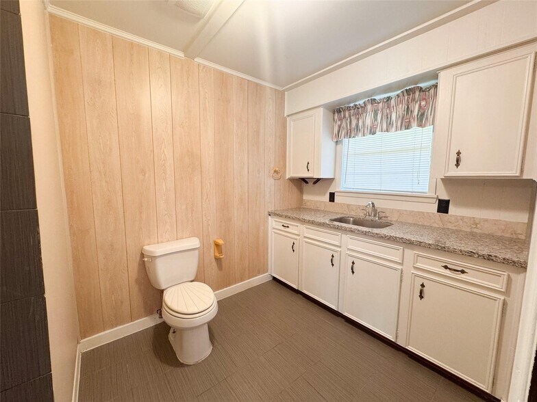 More Photos Of 15331 Lake Lamond Rd, Conroe Flex For Lease