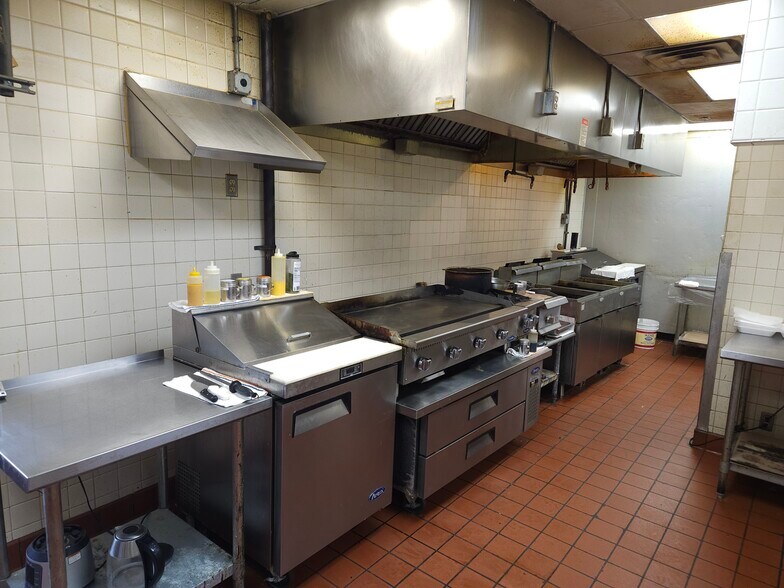 More Photos Of 3616 E 11th St, Tulsa Fast Food For Sale