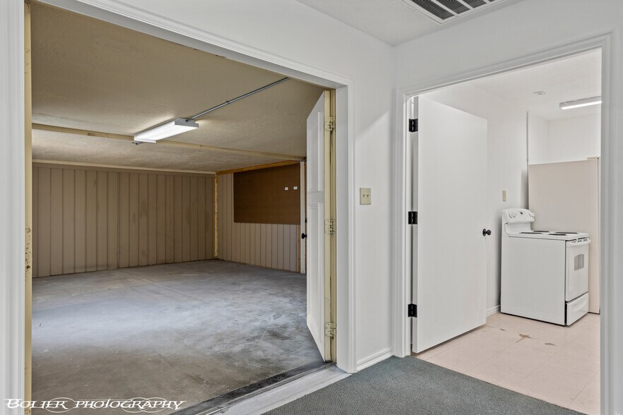 More Photos Of 320 E Old Mill Rd, Mesquite Office For Sale