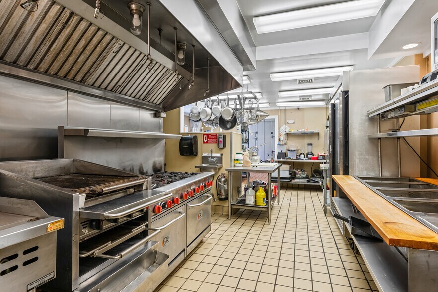 More Photos Of 5626 W Lincoln Hwy, Parkesburg Restaurant For Sale