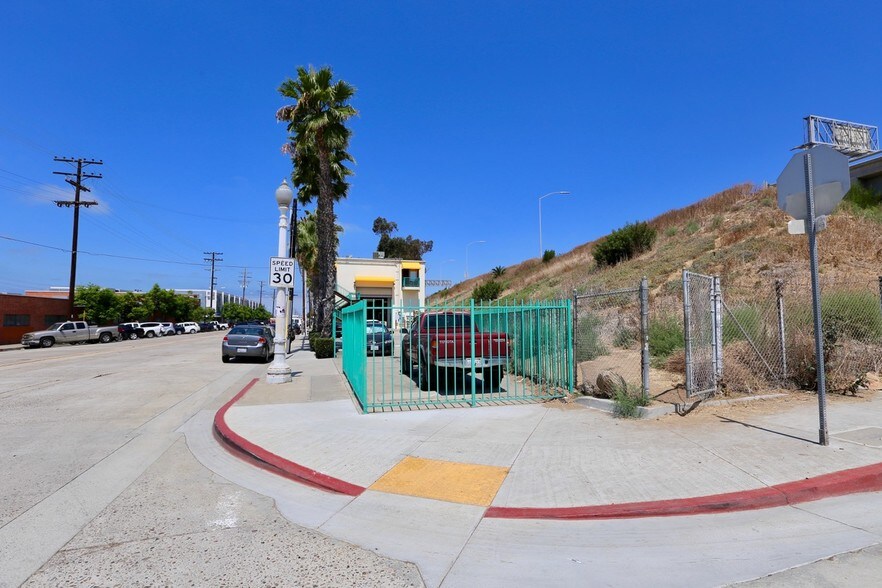 More Photos Of 1920-1928 Hancock St, San Diego Warehouse For Sale