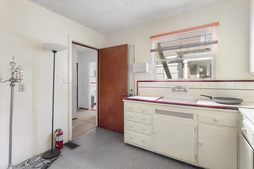 More Photos Of 2702 Dana St, Berkeley Medical For Sale