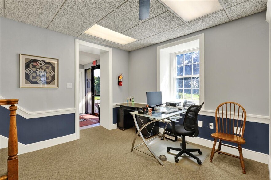 More Photos Of 879 Fritztown Rd, Sinking Spring Office For Lease