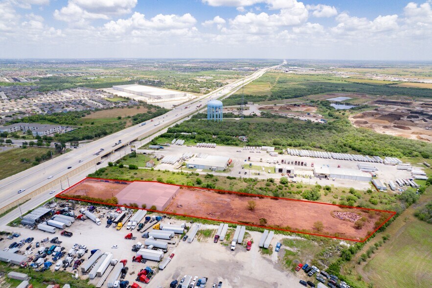 More Photos Of 7240 E IH-10, San Antonio Warehouse For Lease