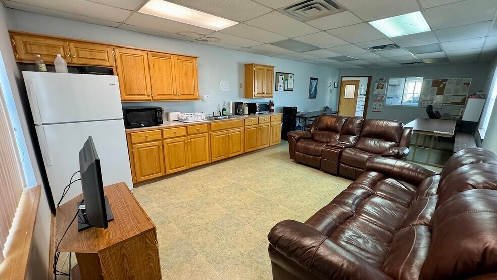 More Photos Of 230 Boyle Rd, Kiowa Service For Sale