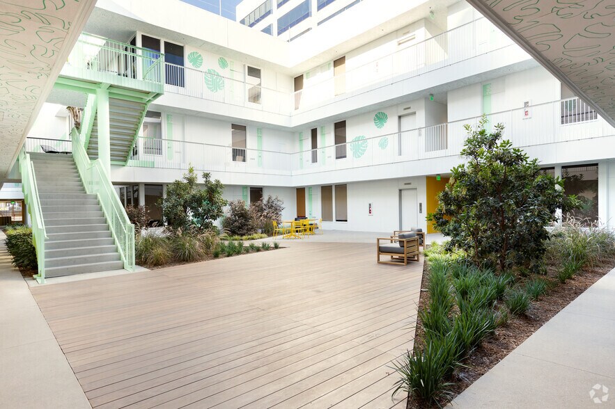 More Photos Of 11340 W Olympic Blvd, Los Angeles Office For Lease