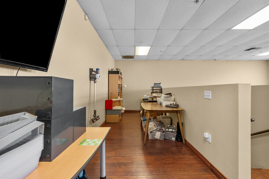 More Photos Of 28041 Smyth Dr, Valencia Light Manufacturing For Lease