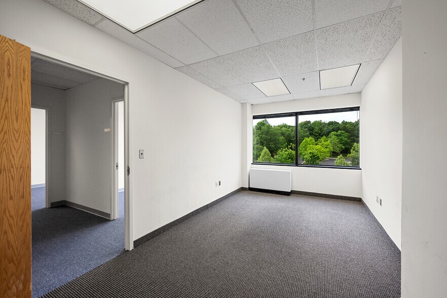 More Photos Of 11490 Commerce Park Dr, Reston Office For Lease