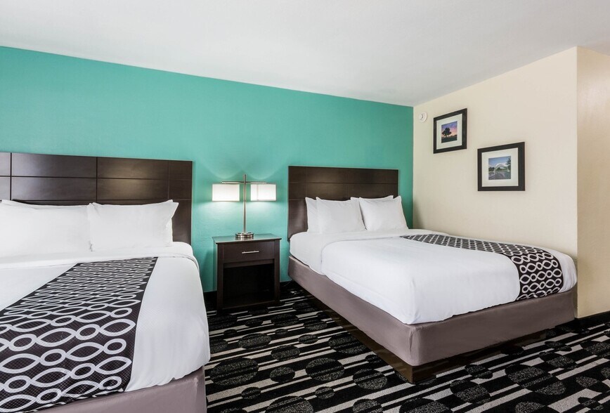 More Photos Of 2001 E Reno Ave, Oklahoma City Hotel For Sale