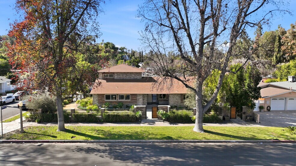 More Photos Of 5237 Topanga Canyon Blvd, Woodland Hills Multifamily For Sale