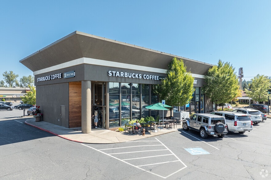 More Photos Of 1900-1926 SE McLoughlin Blvd, Oregon City Unknown For Lease