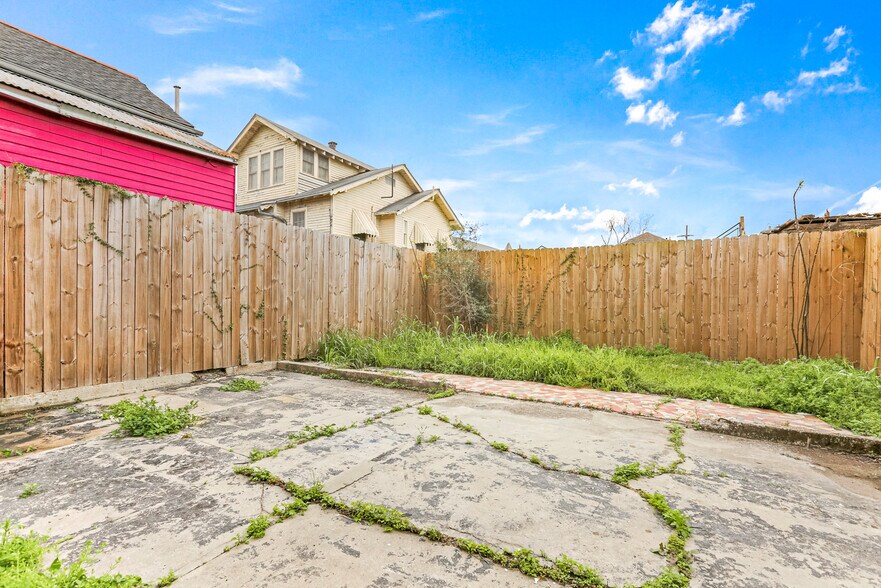 More Photos Of 1468 N Claiborne Ave, New Orleans Office Residential For Sale