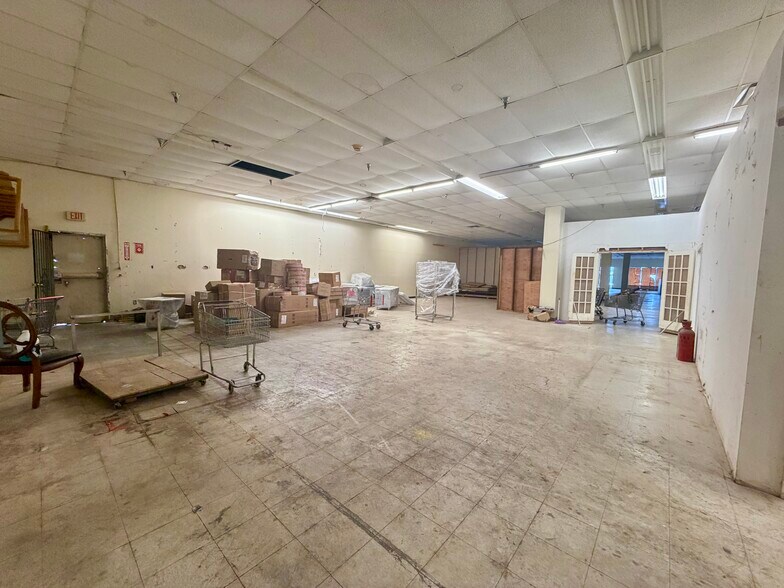 More Photos Of 5068 W Colonial Dr, Orlando Storefront For Sale
