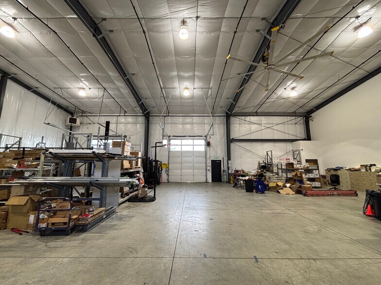 More Photos Of 3727 McDougall Ave, Everett Flex For Lease