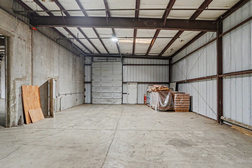 More Photos Of 3025 Kathryn Ave NE, Albany Warehouse For Lease