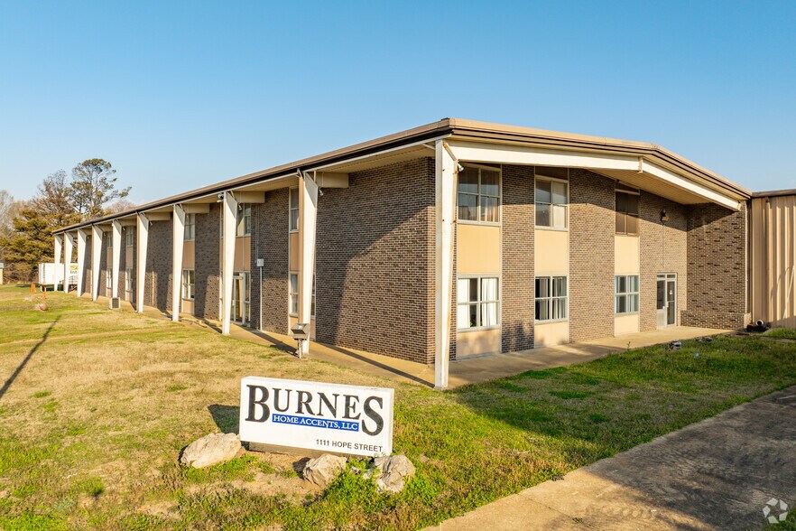 More Photos Of 1111 Hope St, Covington Distribution For Lease