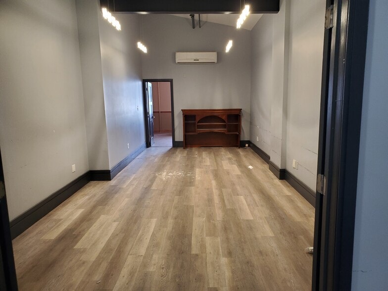 More Photos Of 163 Imlay St, Brooklyn Warehouse For Lease