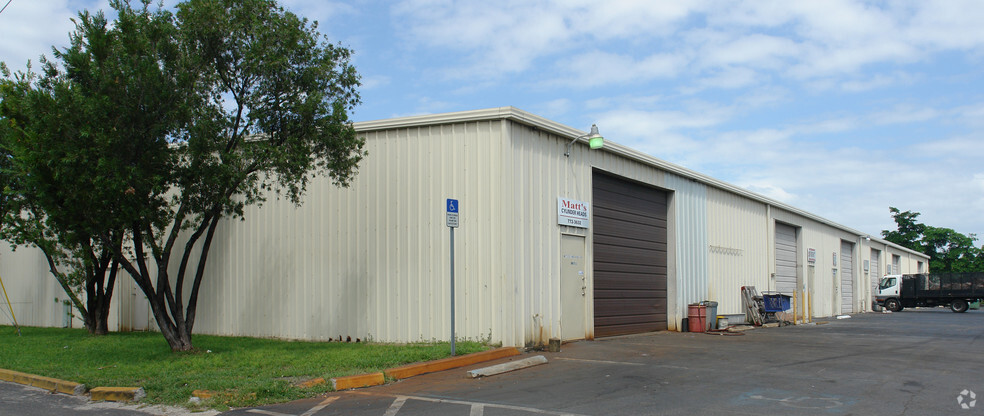 Primary Photo Of 1202-2 NE Pine Island Rd, Cape Coral Warehouse For Lease