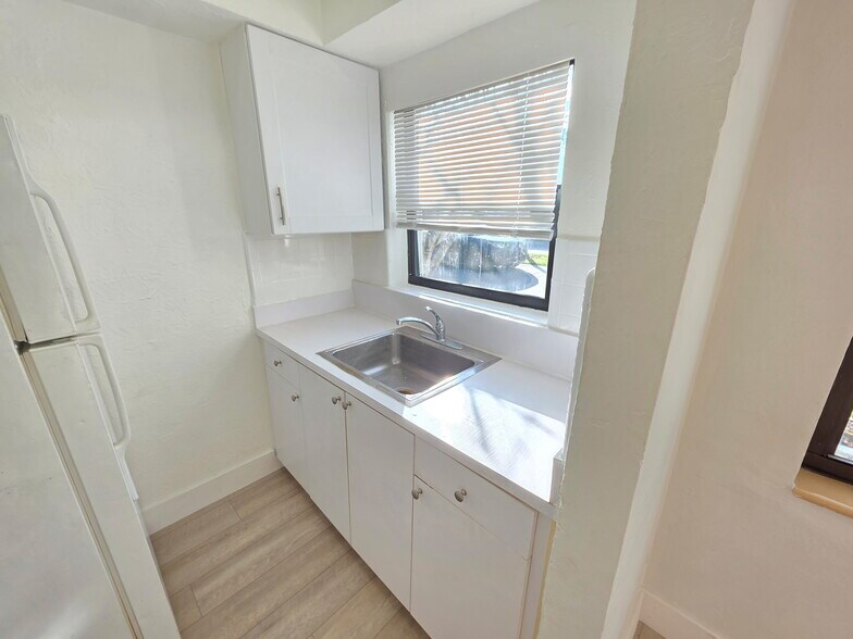 More Photos Of 560 NE 15th Ave, Fort Lauderdale Apartments For Sale