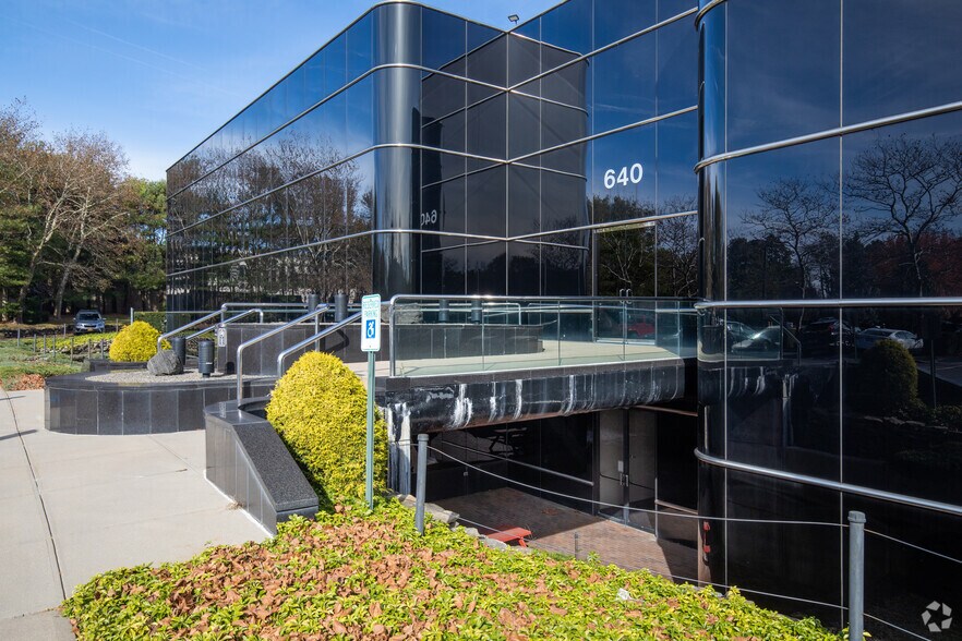 More Photos Of 640 Johnson Ave, Bohemia Office For Lease