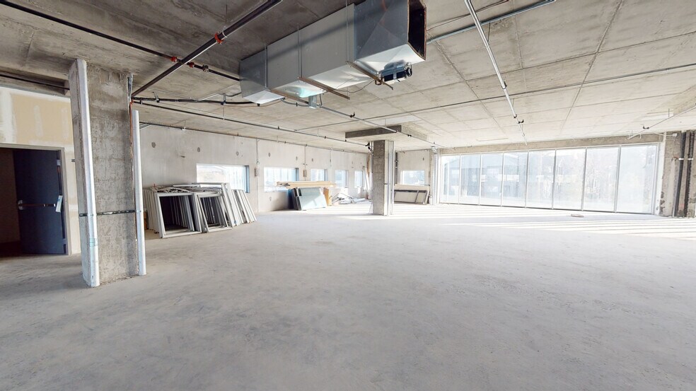 More Photos Of 2705 W Horizon Ridge Pky, Henderson Office For Sale