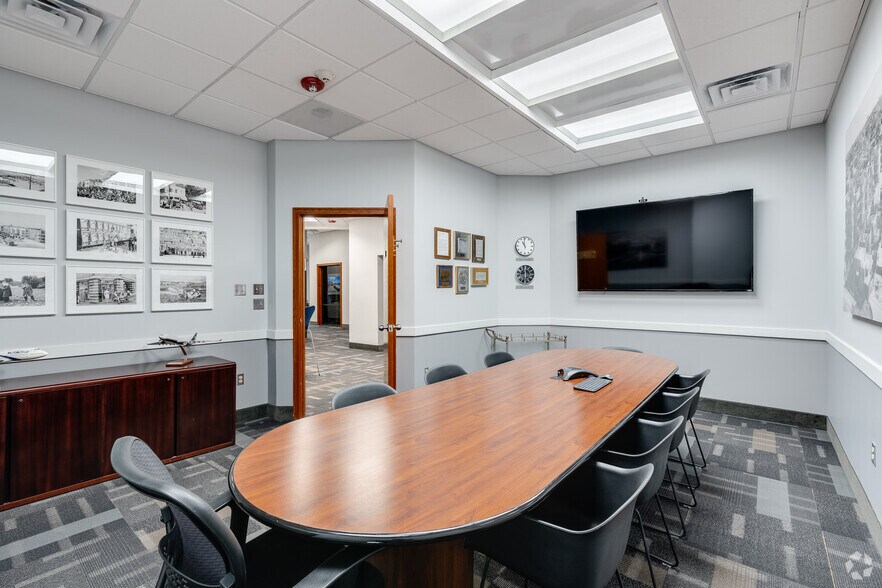 More Photos Of 1511 Walnut St, Philadelphia Office For Lease