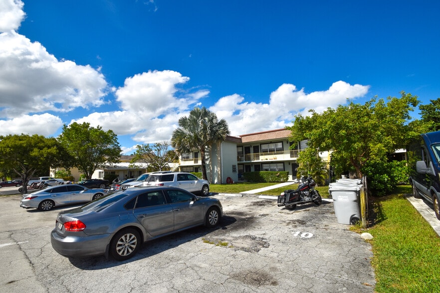 More Photos Of 2255 SE 5th St, Pompano Beach Apartments For Sale