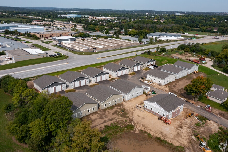 More Photos Of W239S3899 Big Bend Rd, Waukesha Warehouse For Lease