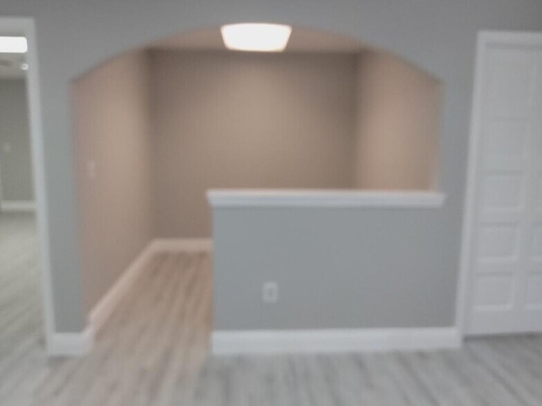 More Photos Of 2540 Winkler Ave, Fort Myers Office For Lease