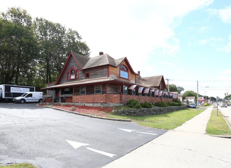 More Photos Of 336-364 W Main St, Norwich Restaurant For Sale