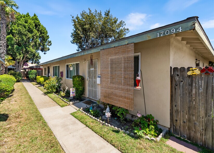 More Photos Of 17062-17104 B Lane, Huntington Beach Apartments For Sale