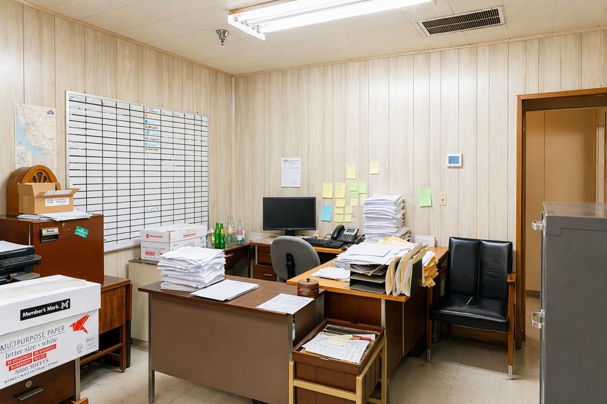 More Photos Of 830 59th St, Los Angeles Light Manufacturing For Sale