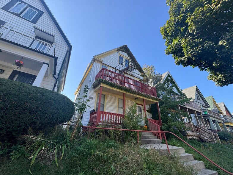 More Photos Of 2951 N Fratney St, Milwaukee Apartments For Sale