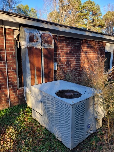 More Photos Of 1110 Hawkins Ave, Sanford Light Manufacturing For Sale