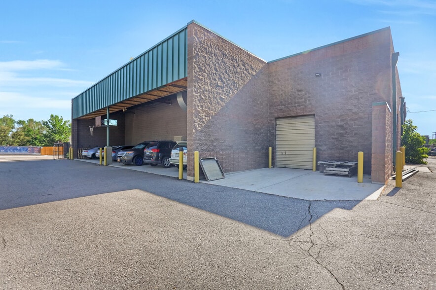 More Photos Of 1900 W Hamilton Pl, Englewood Warehouse For Sale