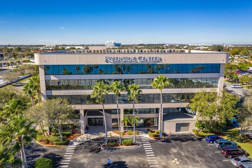 More Photos Of 930 Harper Blvd SW, Melbourne Medical For Lease