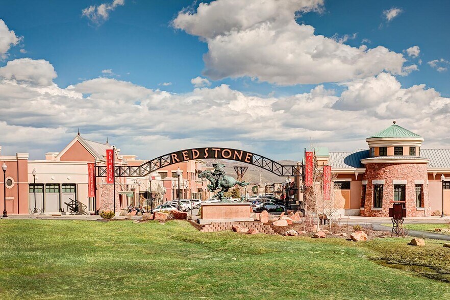 More Photos Of 1675 W Redstone Center Dr, Park City General Retail For Lease