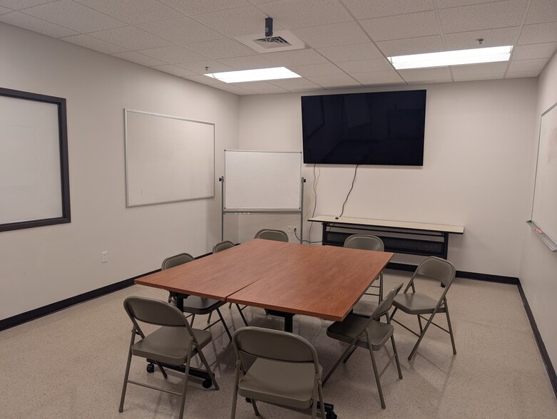 More Photos Of 125 W Main St, Carrboro Office For Lease