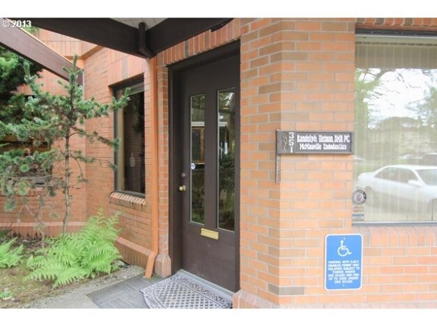 Primary Photo Of 351 SE Baker St, Mcminnville Medical For Lease