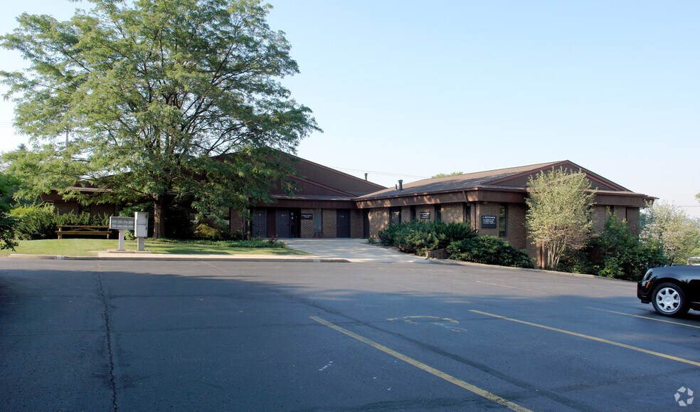 More Photos Of 1515 Portage St NW, Canton Medical For Lease
