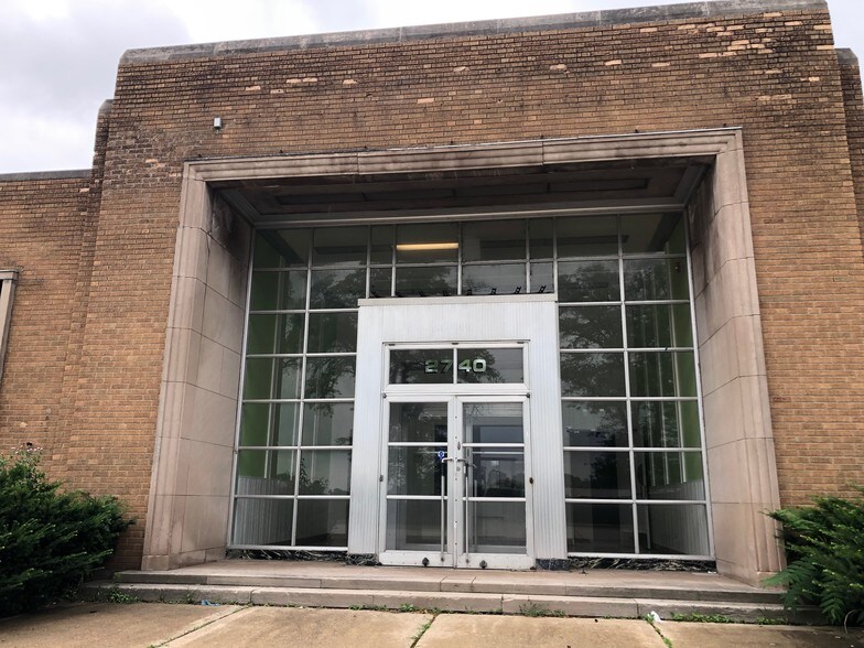 More Photos Of 2740 W Washington Blvd, Bellwood Manufacturing For Lease