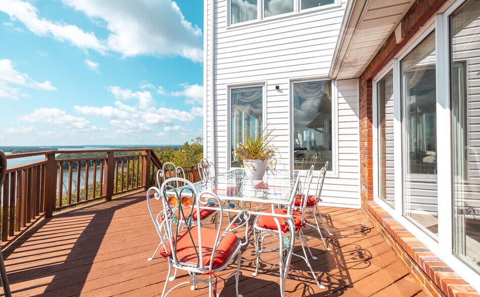 More Photos Of 1 Tara Point, Grafton Hotel For Sale